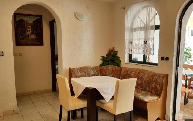 Apartments Sanda Tribunj