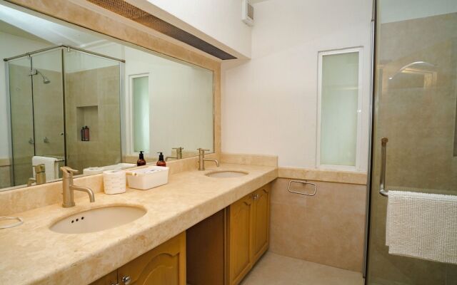 Oceanfront Condo at Voted Best Cancun Sandy Beach