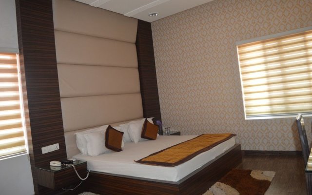 Hotel Riya Palace By Amazone Holidays