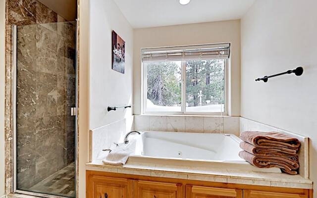 2638 South Lake Tahoe - 3 Br Home