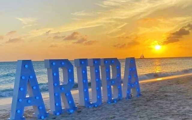 Love and Peace Vacation Rental Aruba