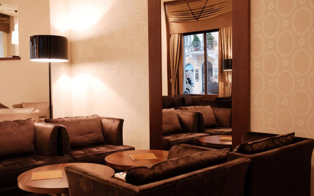 Roset Hotel & Residence