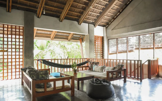 Sinag Hostel - Adults Only