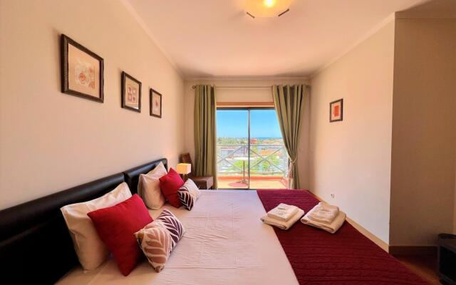 Albufeira Modern 2 by Homing