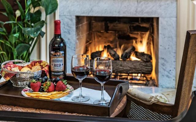 Silver Heart Inn and Cottages