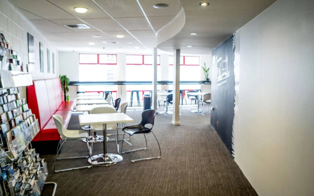 YHA Auckland City - Hostel / Backpacker