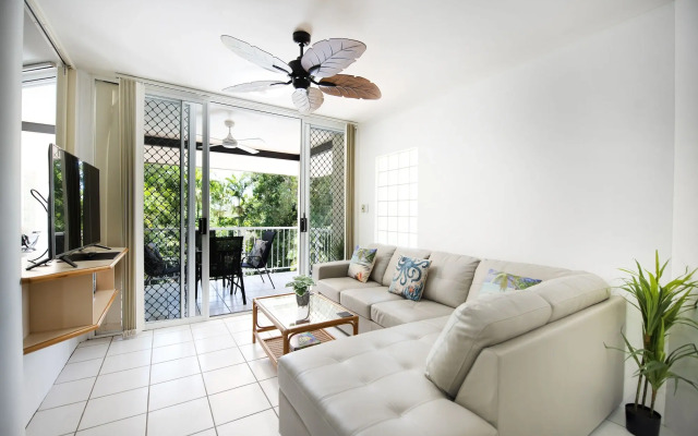 Golden Sands Beachfront Apartment Resort