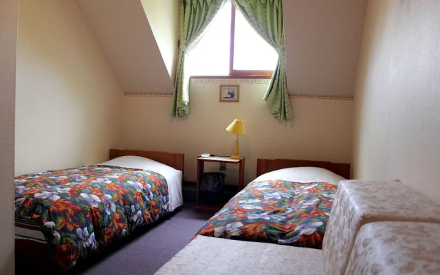 Petit Pension Il Elle