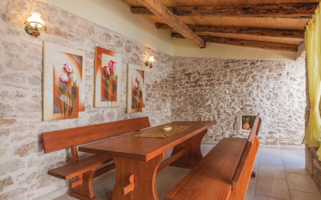 Amazing Home in Vodnjan With Wifi and 2 Bedrooms