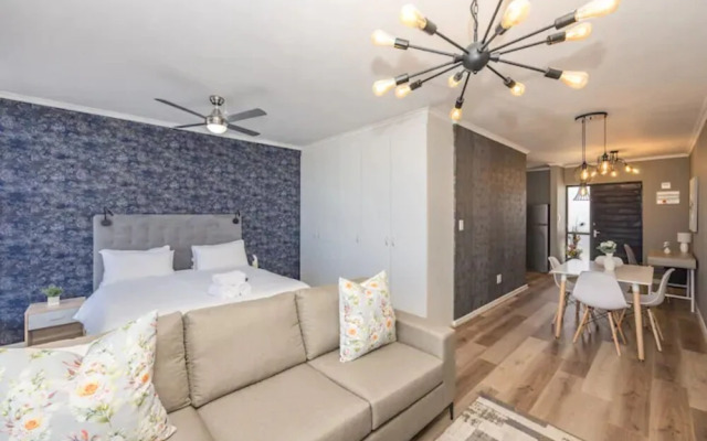 Stylish Studio Apartment in Streetart Paradise