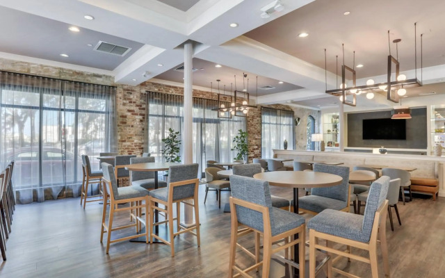 Staybridge Suites Savannah Historic District by IHG
