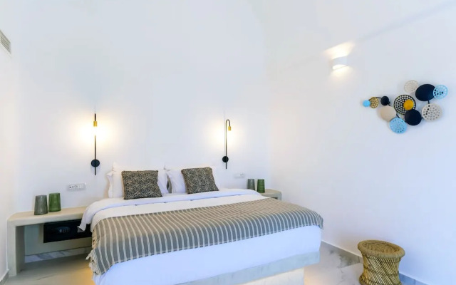 Lavadoze Luxury Suites - Adults only