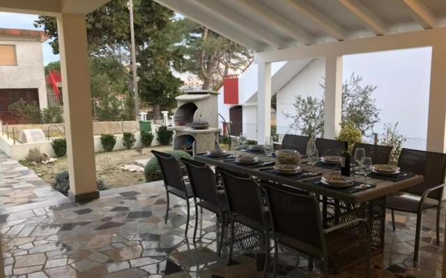 Ante - 30 m from beach - H(6+2)