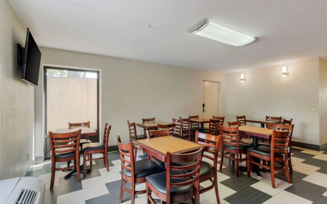 Quality Inn Acworth North