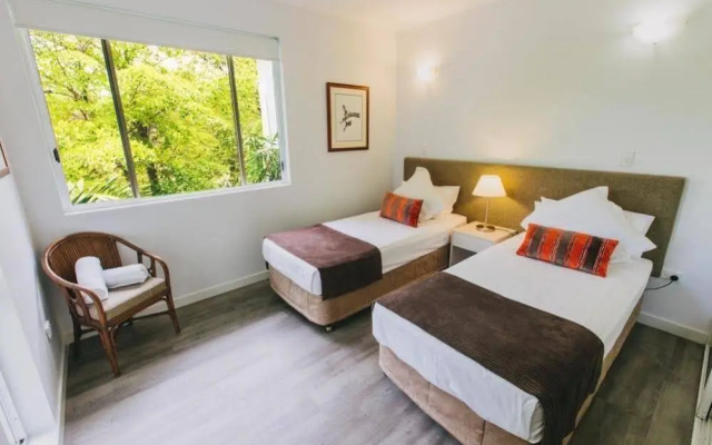On the Beach 321 – Guest Rooms – Port Douglas