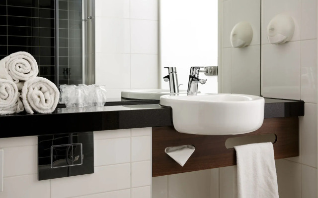 Holiday Inn Express Amsterdam - Schiphol by IHG