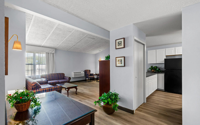 Clarion Inn Falls Church - Arlington