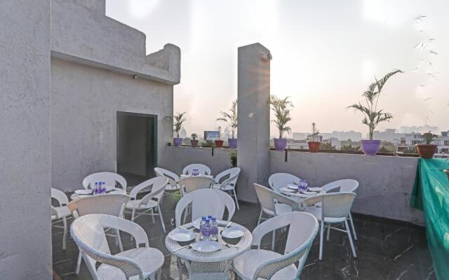Super Townhouse Amaraa Hotel Near Phoenix Palassio