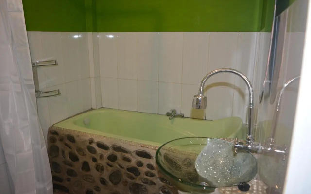 Junia Guesthouse Bukit Lawang