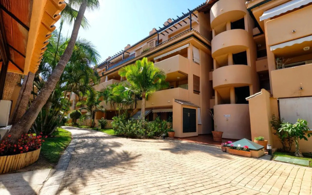 Playa Alicate, 2 Bedroom Beach Apartment