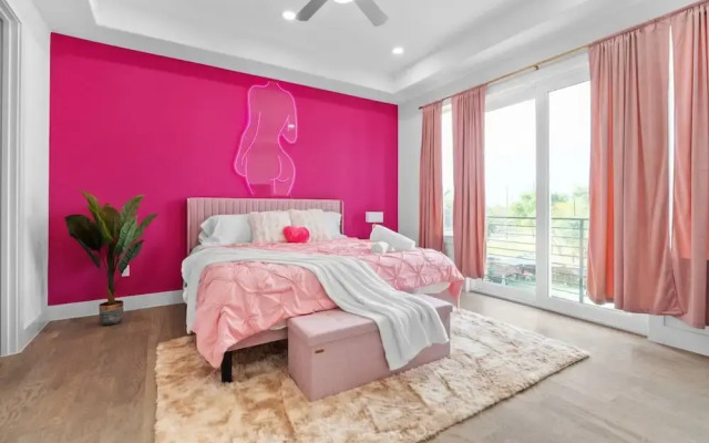 Downtown Houston 3BR Bachelorette Escape
