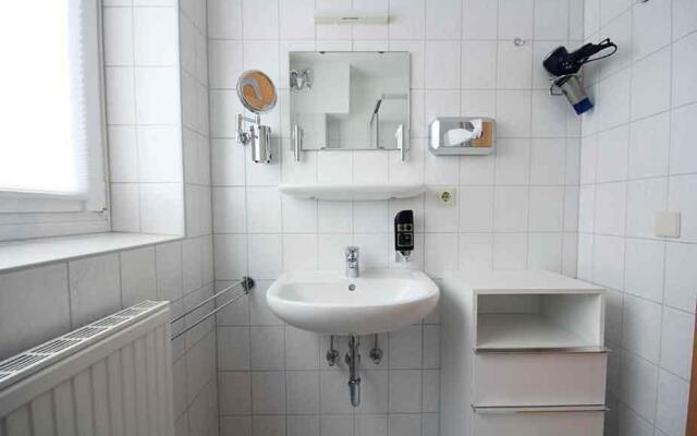 Kleine-Ferienwohnung-6-Strandnah-und-mit-Meerblick-im-Haus-Seeluft-Duhnen