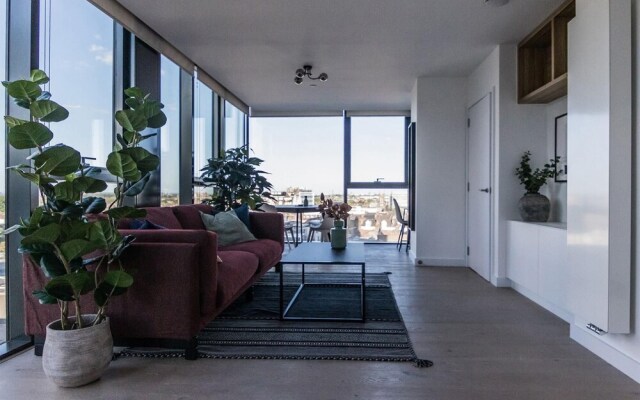 Design 1 Bed With Balcony