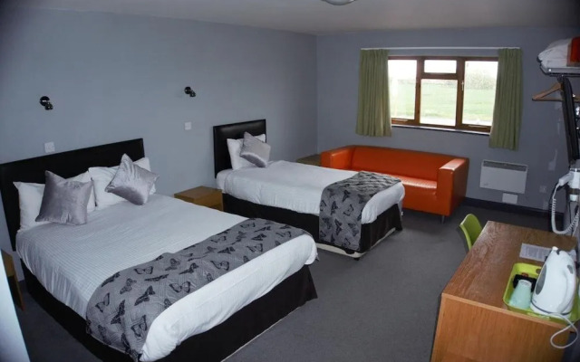Happy Guests Lodge