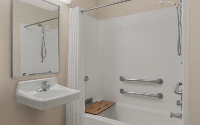 Candlewood Suites Raleigh Crabtree by IHG
