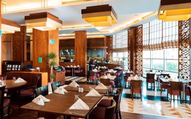 Holiday Inn Suites Kuwait Salmiya