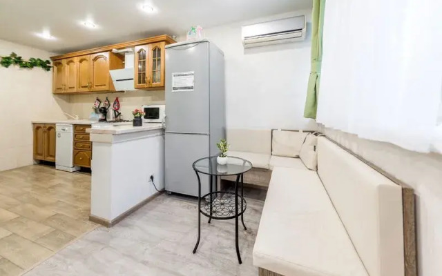 Sun City Apartments on the street. Ostrovsky 35/11