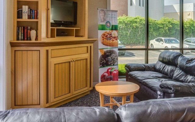 Econo Lodge Naval Station Norfolk