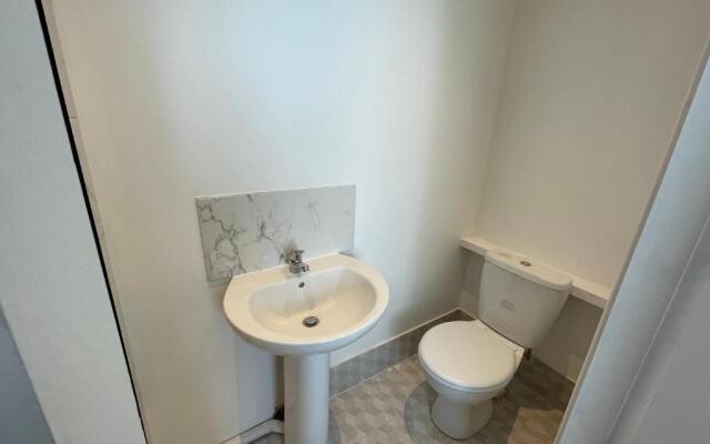 3 bedroom Garden apartment next to craig-y-don park