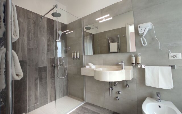 Massimi City Garden Hotel