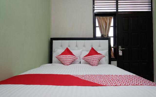 Steze Kost By OYO Rooms