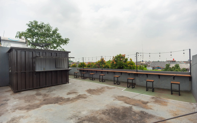 RedDoorz Syariah near Grand Galaxy Park