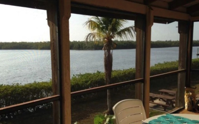 River Wilderness Waterfront Cabins