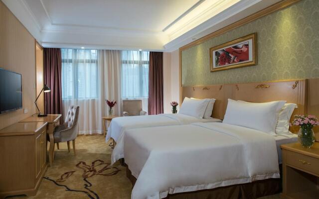 Vienna Hotel Shenzhen Longhua Qinghu Road Branch