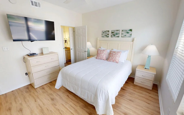 Sandpiper Cove 9141 3 Bedroom Condo by RedAwning