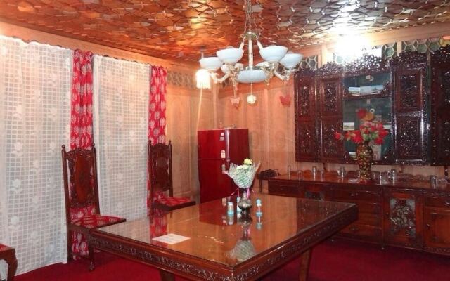 Houseboat Prince Of Bombay