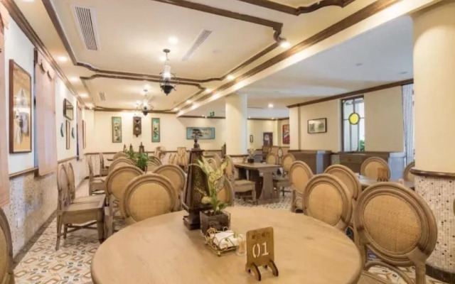 Film and Television Theme Hostel