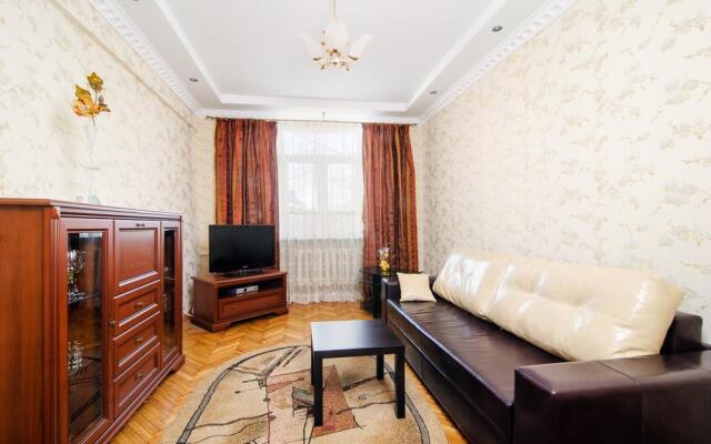 Two-room apartment on 44 Independence Avenue