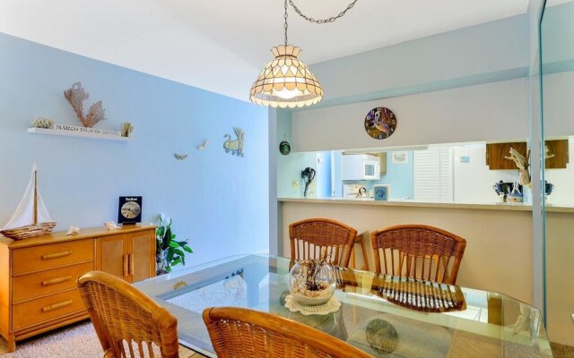 Relaxing Condo With two Pools and Steps to Beach