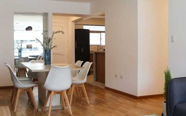 w Classy 2BR With City View in Miraflores