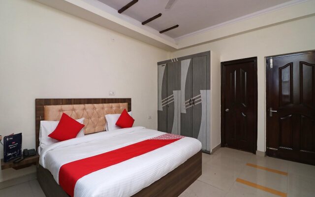 Hotel 9 Palm by OYO Rooms