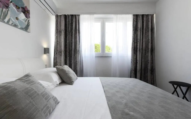 Reza Luxury Apartment