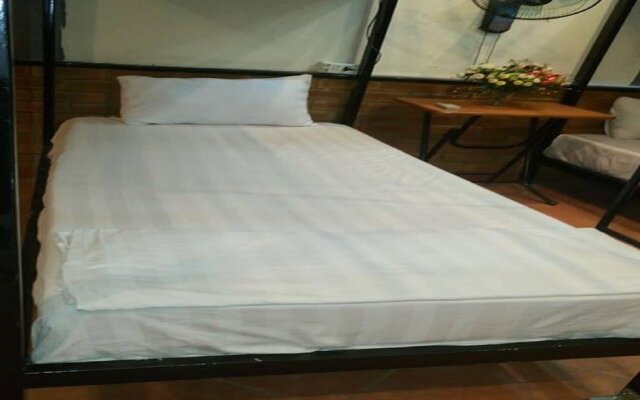 Hanoi Bluestar Hostel 2