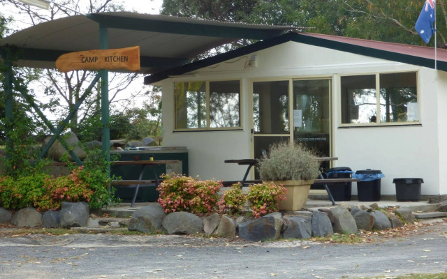 Tenterfield Lodge and Caravan Park