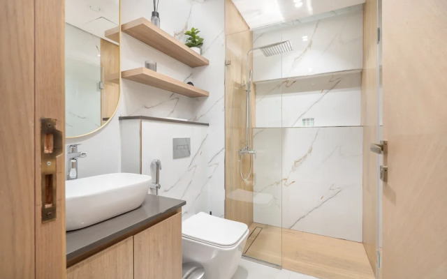 Mesmerizing Studio Located in the Center of JVC