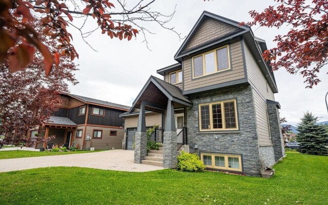 Aspen Lodge by Revelstoke Vacations